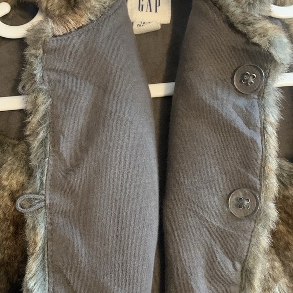 BABY GAP Faux Fur Vest size 12-18 months shades of brown soft adorable fashion - Picture 6 of 7